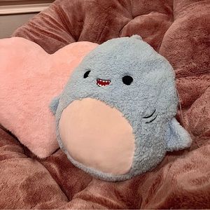 Davie Shark Squishmallow